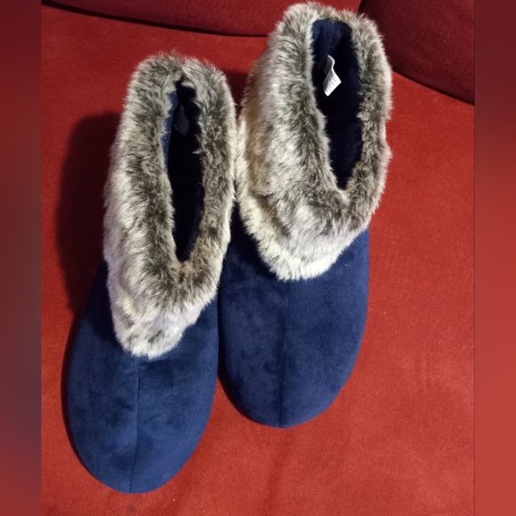 Ladies Dearfoams slippers - Picture 2 of 2